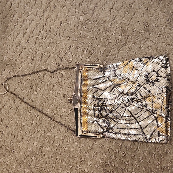 RARE WHITING & DAVIS Spiderweb Mesh Purse. TIKTOK FAMOUS - Picture 2 of 12